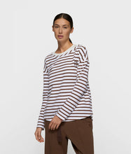 Lade das Bild in den Galerie-Viewer, 10DAYS AMSTERDAM Long Sleeve Tee Stripes White/ Dark Truffle