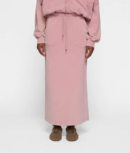 Lade das Bild in den Galerie-Viewer, 10 DAYS AMSTERDAM Fittet Skirt Fleece Raspberry