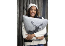 Lade das Bild in den Galerie-Viewer, DAVID FUSSENEGGER Kissenhülle Hirsch Struktur