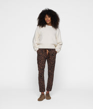 Lade das Bild in den Galerie-Viewer, 10 DAYS AMSTERDAM Cropped Jogger Leopard