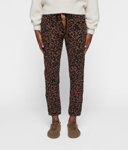 Lade das Bild in den Galerie-Viewer, 10 DAYS AMSTERDAM Cropped Jogger Leopard