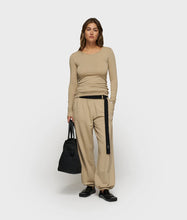 Lade das Bild in den Galerie-Viewer, 10DAYS AMSTERDAM Extra long Sleeve Tee Modal Earth