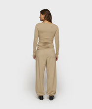 Lade das Bild in den Galerie-Viewer, 10DAYS AMSTERDAM Extra long Sleeve Tee Modal Earth