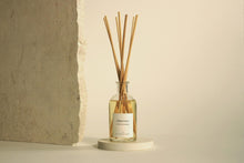 Lade das Bild in den Galerie-Viewer, THE OLPHACTORY Raumduft Forever - Citrus & Shades