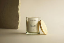 Lade das Bild in den Galerie-Viewer, THE OLPHACTORY Duftkerze Forever - Citrus & Shades