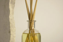 Lade das Bild in den Galerie-Viewer, THE OLPHACTORY Raumduft Forever - Citrus & Shades