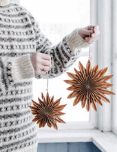 Lade das Bild in den Galerie-Viewer, STOREFACTORY Buared Hängedekoration Stern klein