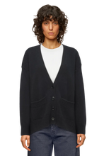 Lade das Bild in den Galerie-Viewer, DRYKORN Strickcardigan Jaydeni Black