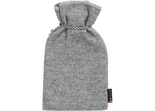 Lade das Bild in den Galerie-Viewer, DAVID FUSSENEGGER Wärmflasche Hirsch Struktur