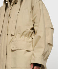 Lade das Bild in den Galerie-Viewer, 10DAYS AMSTERDAM The Royal Parka Pure Sand