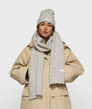 Lade das Bild in den Galerie-Viewer, 10DAYS AMSTERDAM Soft Hairy Knit Beanie