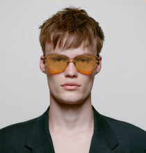 Lade das Bild in den Galerie-Viewer, A.KJAERBEDE Sonnenbrille Anma Champagne