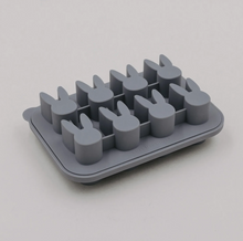 Lade das Bild in den Galerie-Viewer, EULENSCHNITT Eiswürfelform Hasen