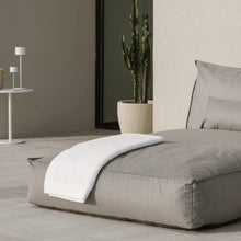 Lade das Bild in den Galerie-Viewer, BLOMUS Farol Mini LED-Leuchte White