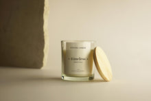 Lade das Bild in den Galerie-Viewer, THE OLPHACTORY Duftkerze Timeless - Green Field