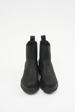 Lade das Bild in den Galerie-Viewer, COPENHAGEN STUDIOS CPH570 Chelsea Boots Waxed Nubuk Black
