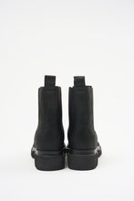 Lade das Bild in den Galerie-Viewer, COPENHAGEN STUDIOS CPH570 Chelsea Boots Waxed Nubuk Black
