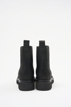 Lade das Bild in den Galerie-Viewer, COPENHAGEN STUDIOS CPH570 Chelsea Boots Waxed Nubuk Black