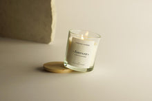 Lade das Bild in den Galerie-Viewer, THE OLPHACTORY Duftkerze Forever - Citrus & Shades