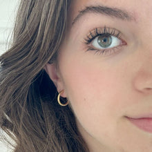 Lade das Bild in den Galerie-Viewer, SUSICALA Creolen London M Gold Plated