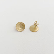 Lade das Bild in den Galerie-Viewer, SUSICALA Ohrstecker Moon XS Gold Plated SQPMM-01