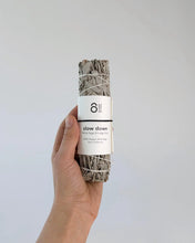 Lade das Bild in den Galerie-Viewer, Noneedformore Räucherwerk Weißer Salbei - Smudge Räucherbündel Slow Down