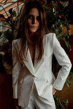 Lade das Bild in den Galerie-Viewer, PENN & INK Blazer Ecru
