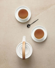 Lade das Bild in den Galerie-Viewer, ASA SELECTION Teekanne mit Holzgriff Weiss