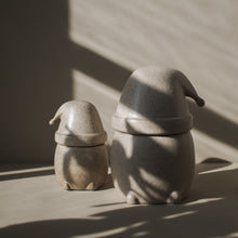 Lade das Bild in den Galerie-Viewer, DBKD Eating Santa - Santadose in 2 Größen