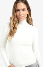 Lade das Bild in den Galerie-Viewer, YAYA Geripptes Oberteil mit Rollkragen Frost White
