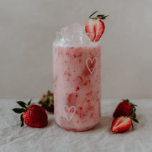 Lade das Bild in den Galerie-Viewer, EULENSCHNITT Hohes Trinkglas Herzen