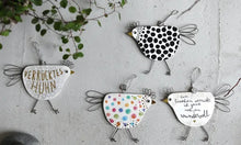 Lade das Bild in den Galerie-Viewer, GOOD OLD FRIENDS Verrückte Hühner - Wundervoll