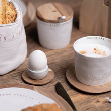 Lade das Bild in den Galerie-Viewer, RÄDER DESIGN Eierbecher mit Unterteller - GUTN