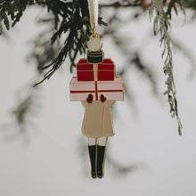 Lade das Bild in den Galerie-Viewer, EULENSCHNITT Baumschmuck Weihnachtsmädchen