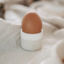 Lade das Bild in den Galerie-Viewer, EULENSCHNITT Eierbecher Herz