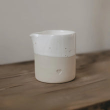 Lade das Bild in den Galerie-Viewer, EULENSCHNITT Kännchen Herz