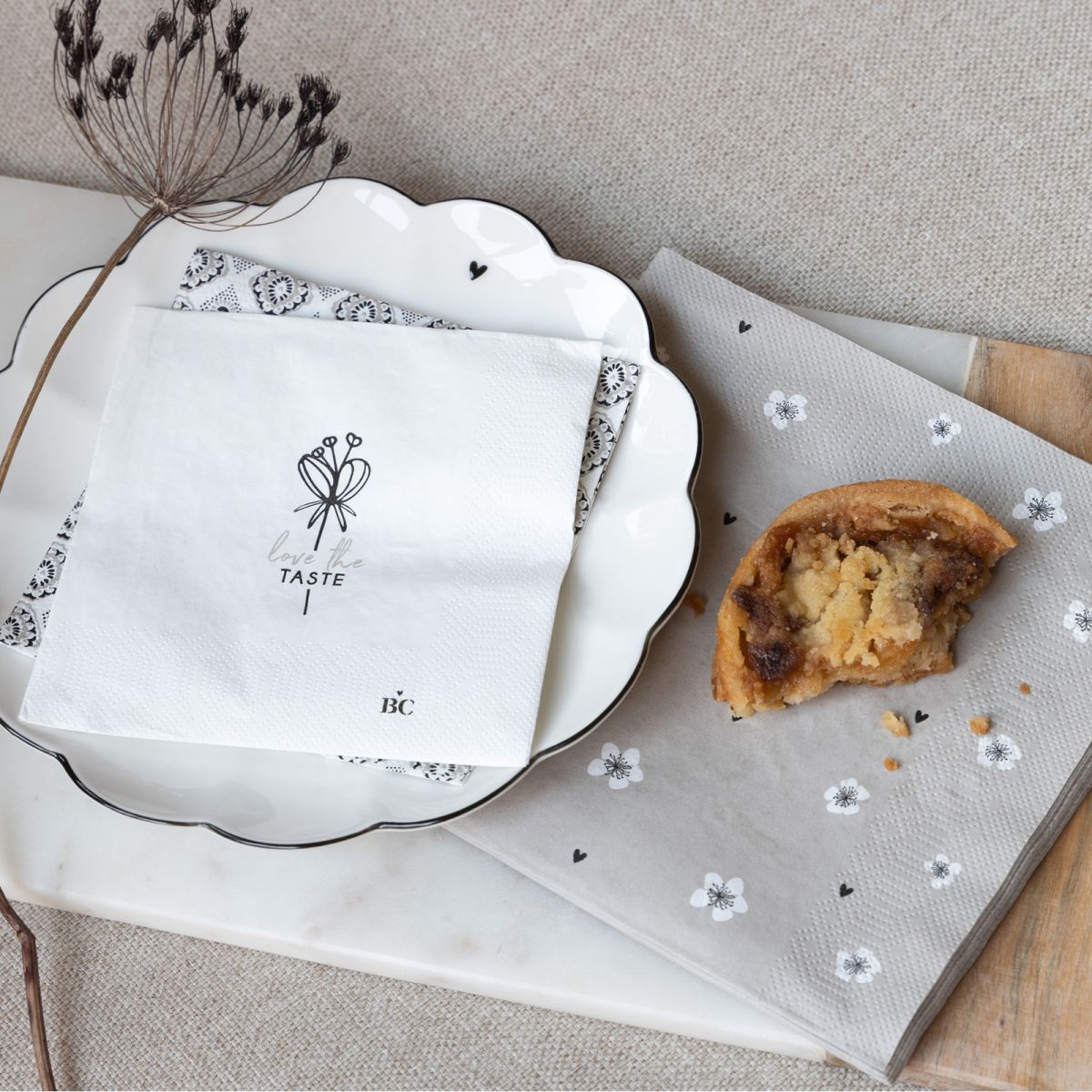BASTION COLLECTIONS Papierservietten Love the Taste