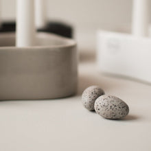 Lade das Bild in den Galerie-Viewer, DBKD Deco Egg - Mole Dot