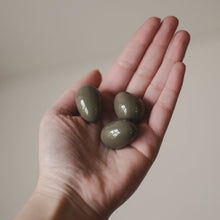 Lade das Bild in den Galerie-Viewer, DBKD Deco Egg - Shiny Dust