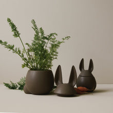 Lade das Bild in den Galerie-Viewer, DBKD Eating Rabbit Dust - Hasendose in 2 Größen