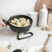 Lade das Bild in den Galerie-Viewer, BASTION COLLECTIONS Karaffe für Olivenöl