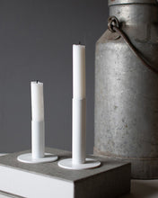 Lade das Bild in den Galerie-Viewer, STOREFACTORY Eksund - Kerzenhalter in 2 Größen