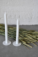 Lade das Bild in den Galerie-Viewer, STOREFACTORY Eksund - Kerzenhalter in 2 Größen