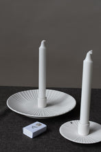 Lade das Bild in den Galerie-Viewer, STOREFACTORY Kerzenhalter Holmby Large Weiß