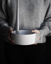 Lade das Bild in den Galerie-Viewer, STOREFACTORY Kerzenhalter Lidaby weiß - klein