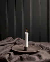 Lade das Bild in den Galerie-Viewer, STOREFACTORY Kerzenhalter Holmby Large Braun