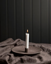 Lade das Bild in den Galerie-Viewer, STOREFACTORY Kerzenhalter Holmby Large Braun