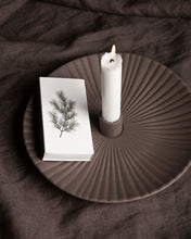 Lade das Bild in den Galerie-Viewer, STOREFACTORY Kerzenhalter Holmby Large Braun