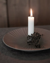 Lade das Bild in den Galerie-Viewer, STOREFACTORY Kerzenhalter Holmby Large Braun