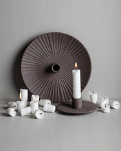 Lade das Bild in den Galerie-Viewer, STOREFACTORY Kerzenhalter Holmby Large Braun